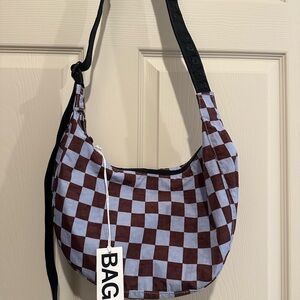 baggu medium crescent in brown & blue checkered